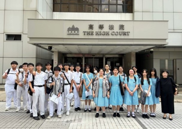 伊利沙伯中學學生